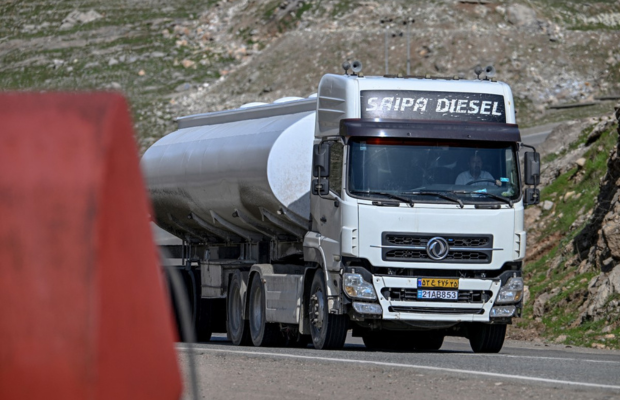 Irán amenaza con disparar el crudo a 200 dólares tras ataques en estrecho de Ormuz | Televen