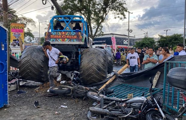 Colombia: Accidente durante exhibición de vehículos dejó 3 muertos | Televen