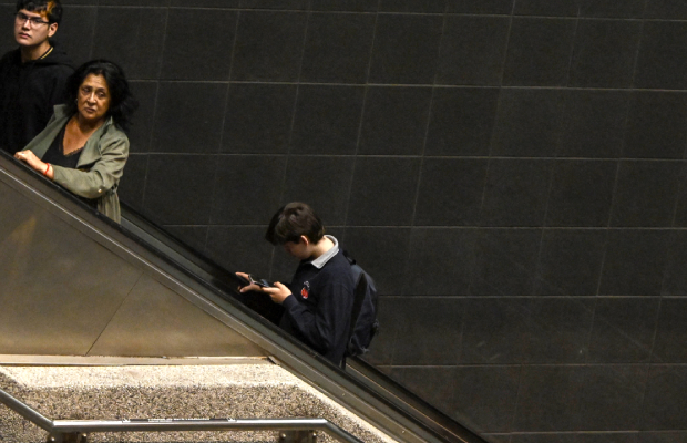 Canadá busca prohibir las redes sociales a menores de 16 años