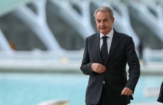 Imputan a Zapatero por tráfico de influencias en el caso Plus Ultra