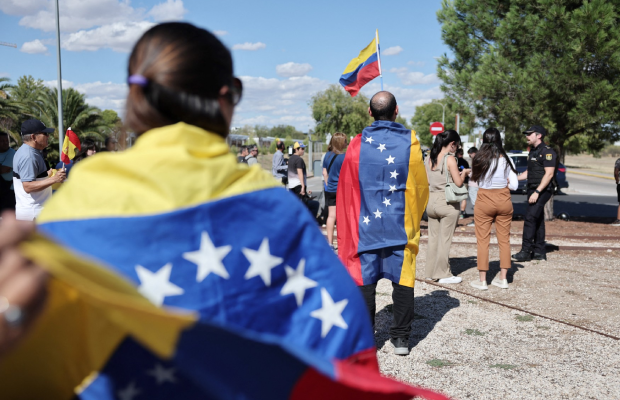 España no otorgará más residencias temporales por razones humanitarias a venezolanos