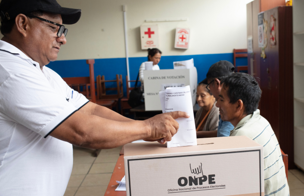 Perú: Keiko Fujimori y Roberto Sánchez se medirán en la segunda vuelta