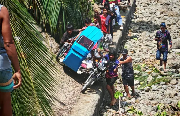 Ascienden a 55 los fallecidos tras el devastador terremoto en Filipinas