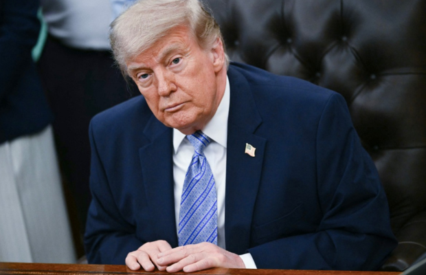 Trump afirmó tener el «control total» sobre el estrecho de Ormuz