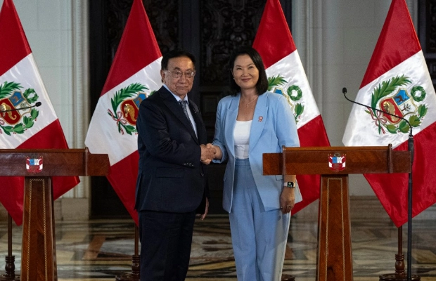 Keiko Fujimori se reunió con presidente interino de Perú