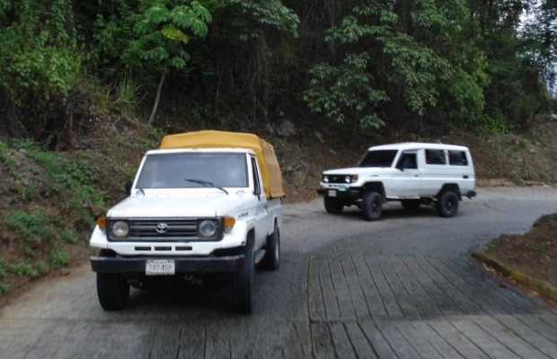 Restablecieron paso por la carretera Caracas-La Guaira desde Galipán