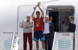 España aterrizó en Madrid para iniciar las celebraciones tras el título en el Mundial 2026