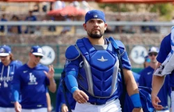 Eliezer Alfonzo Jr. debutó con los Dodgers en medio un complejo escenario familiar