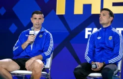 Emiliano «Dibu» Martínez y Lionel Scaloni pusieron en duda su futuro con Argentina