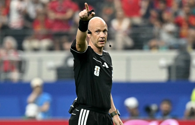 Anthony Taylor anunció su retiro del arbitraje profesional