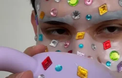 Regresa el brillo: El ‘bedazzling’ se consolida como la tendencia de 2026