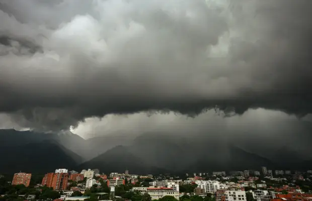 Onda tropical deja tres fallecidos, cinco desaparecidos y más de 150 viviendas afectadas