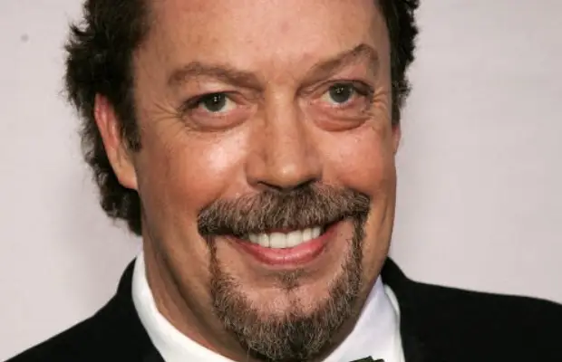 Fallece el actor británico Tim Curry a los 80 años en Los Ángeles