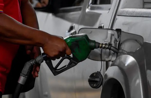 Conductores denuncian fallas en suministro de combustible subsidiado