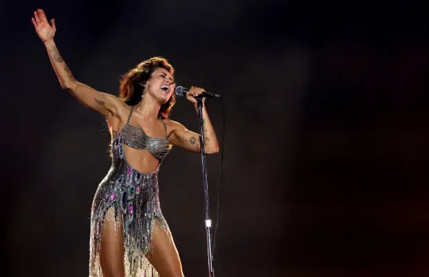 Miley Cyrus adoptará el nombre artístico de solo «Miley» y lanzará nuevo disco