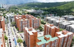 Entregaron 181 viviendas a familias afectadas por el doblete sísmico