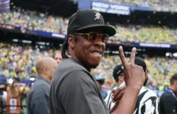 Jay-Z estará a cargo del espectáculo de medio tiempo del Super Bowl LXI
