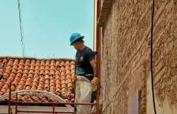 Avanza restauración de viviendas históricas en La Guaira
